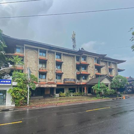 Urbanview Hotel Taman Suci Denpasar Esterno foto