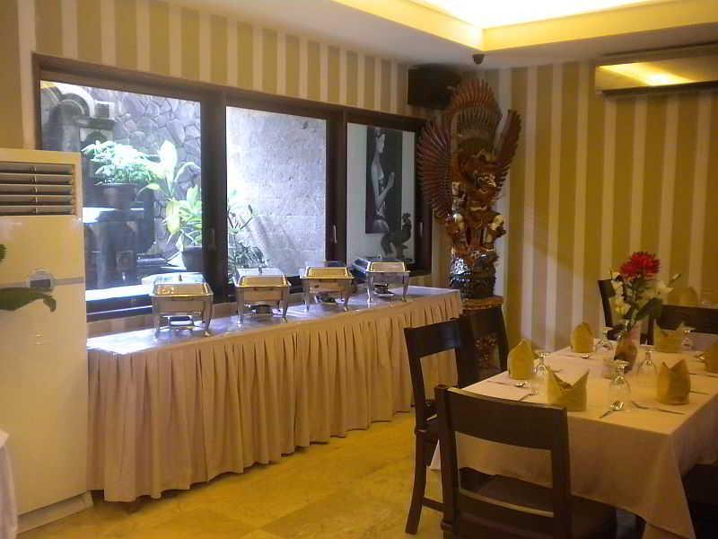 Urbanview Hotel Taman Suci Denpasar Esterno foto
