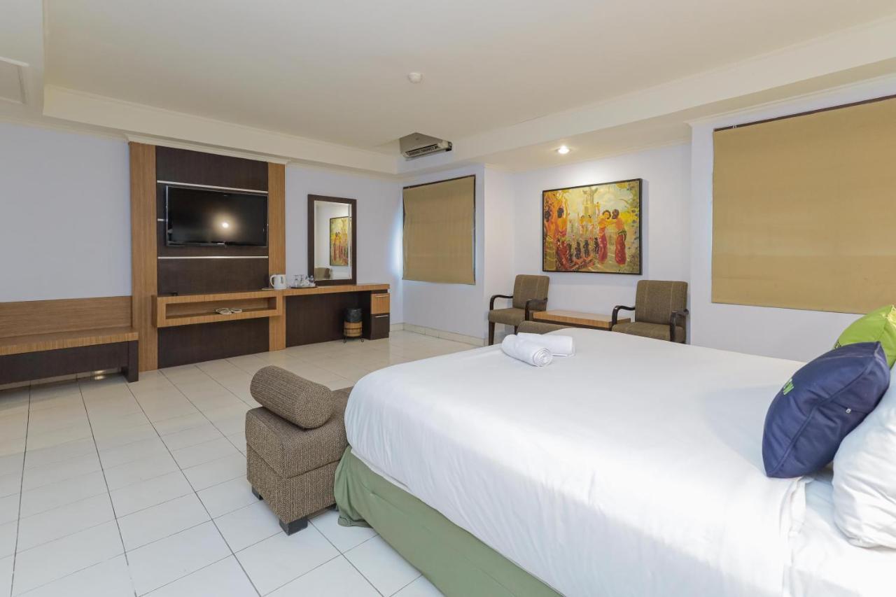 Urbanview Hotel Taman Suci Denpasar Esterno foto