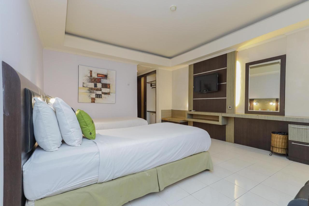 Urbanview Hotel Taman Suci Denpasar Esterno foto