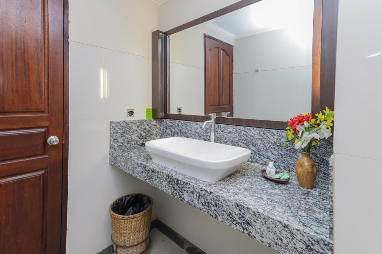 Urbanview Hotel Taman Suci Denpasar Esterno foto