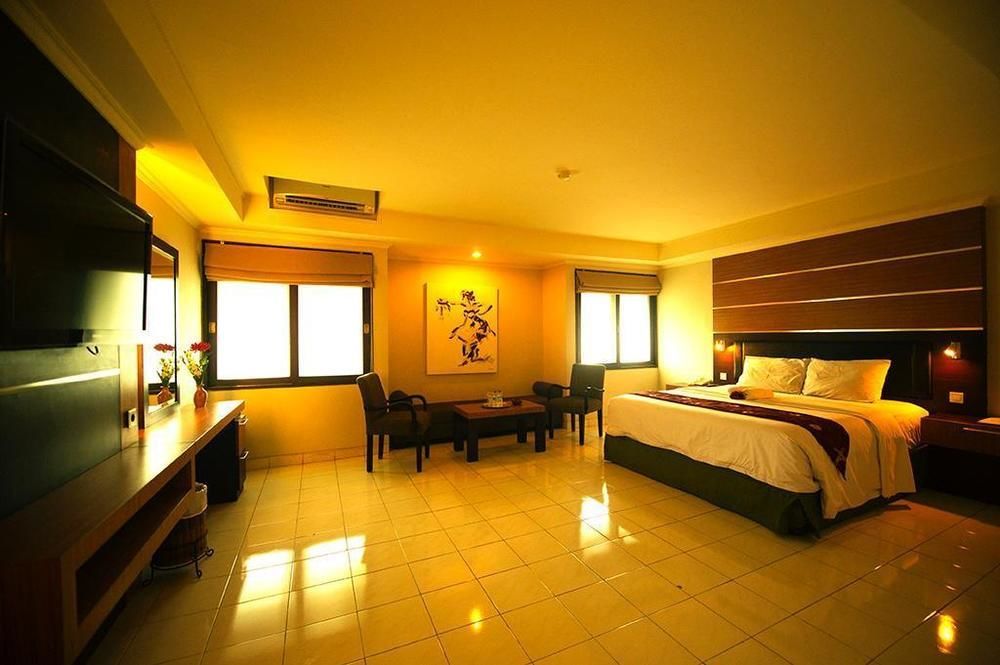 Urbanview Hotel Taman Suci Denpasar Esterno foto