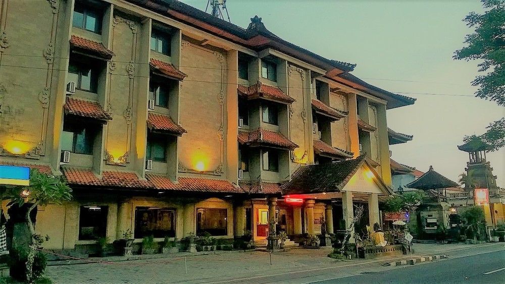 Urbanview Hotel Taman Suci Denpasar Esterno foto