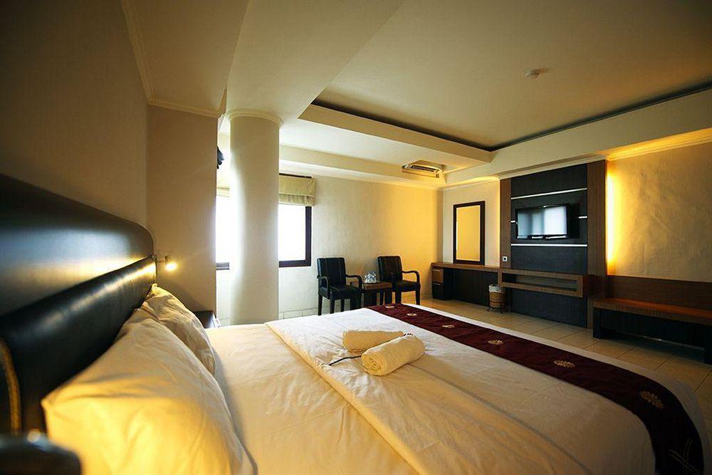 Urbanview Hotel Taman Suci Denpasar Camera foto