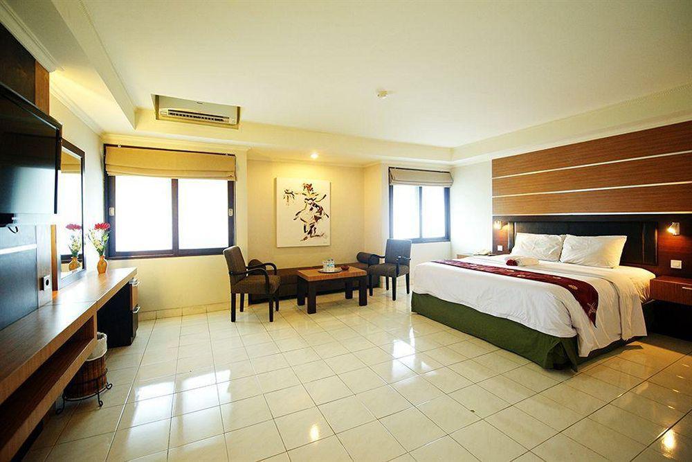 Urbanview Hotel Taman Suci Denpasar Camera foto
